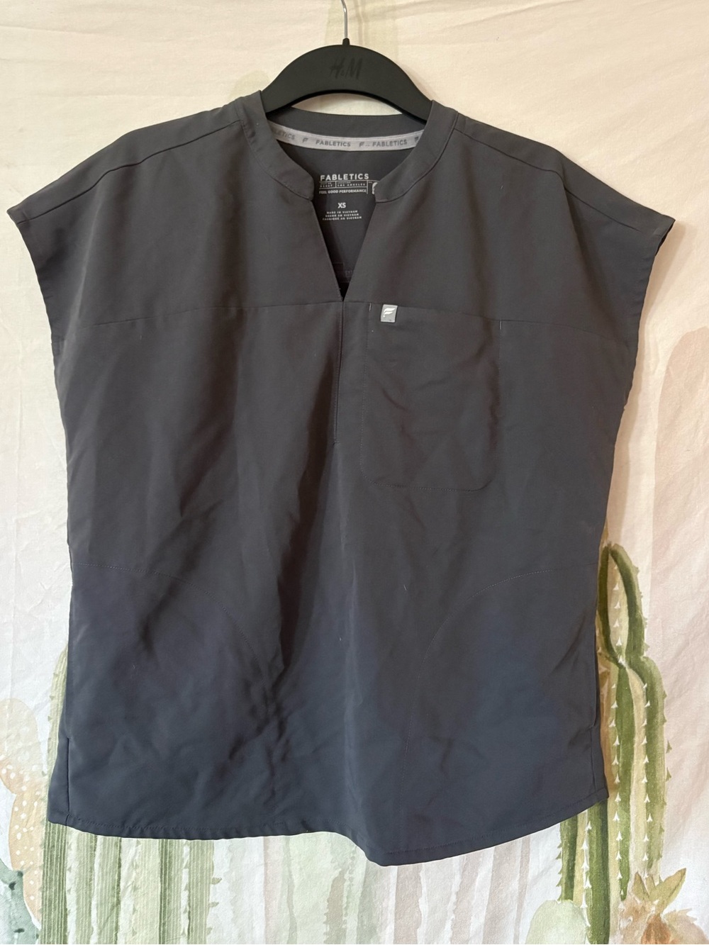 Women’s Fabletics Cap Sleeve Scrubs Top 🌵XS